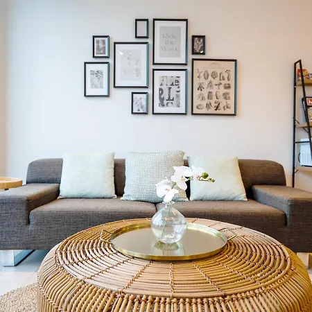 Cozy & Spacious 2B2B Apt In Cbd Melbourne Exterior photo