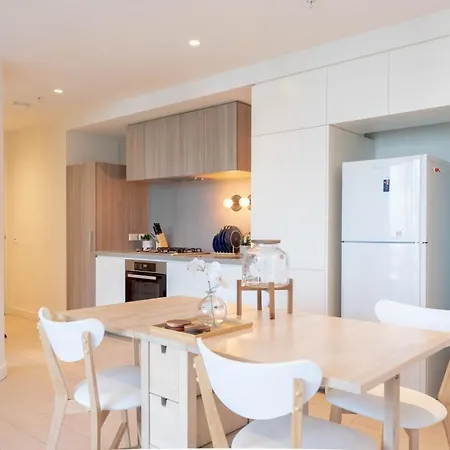 Cozy & Spacious 2B2B Apt In Cbd Melbourne Exterior photo